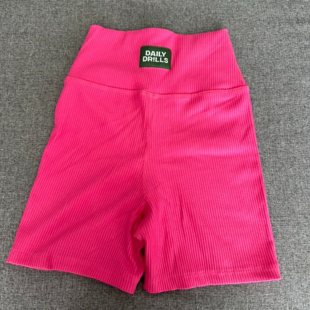 Ribbed Shortie Short